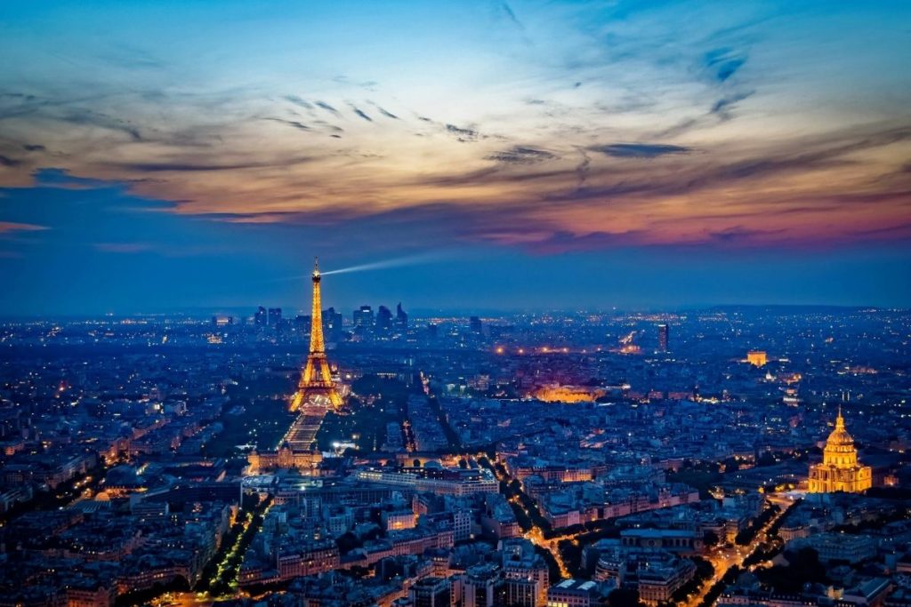 La Tour Eiffel = La Dame de Fer (Iron Lady)